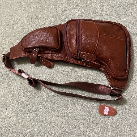 Brown Genuine Leather Sling Bag Crossbody — New with Tag/Unisex style - Picture 2 of 7